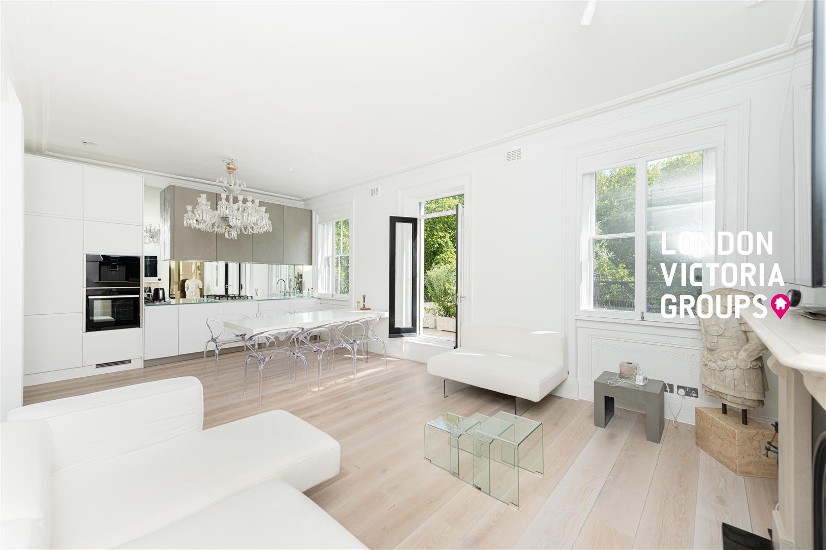 1 bed property in 5 Ennismore Gardens, London